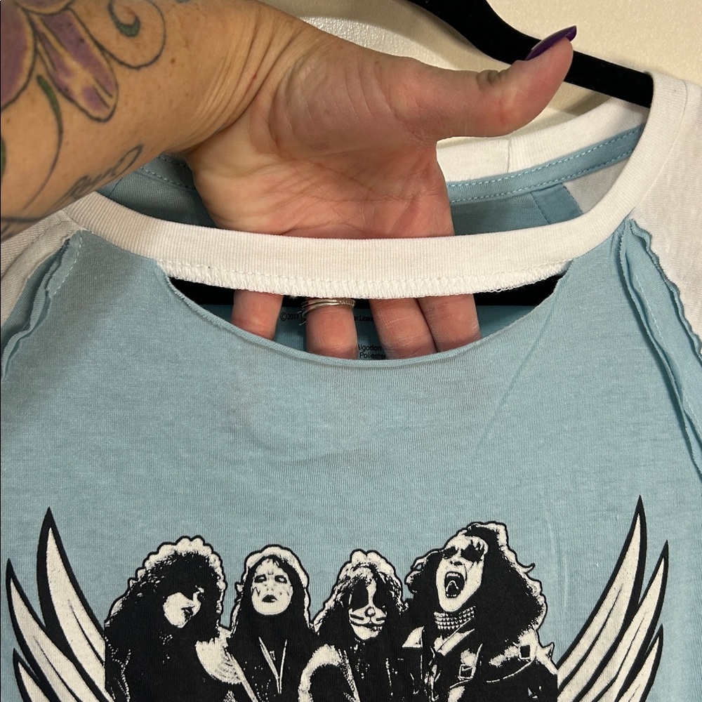 KISS - Picture 4 of 7